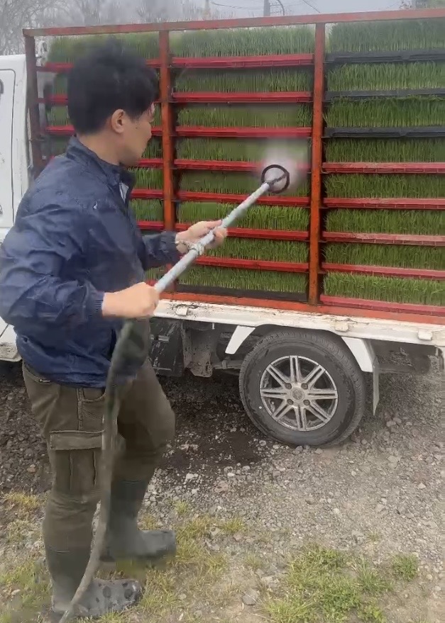 北海道　フットスタッフ　田植え補助